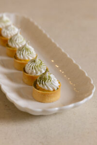 Mango & matcha tartlet - Image 3