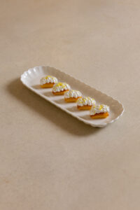 Lemon mini cake with meringue