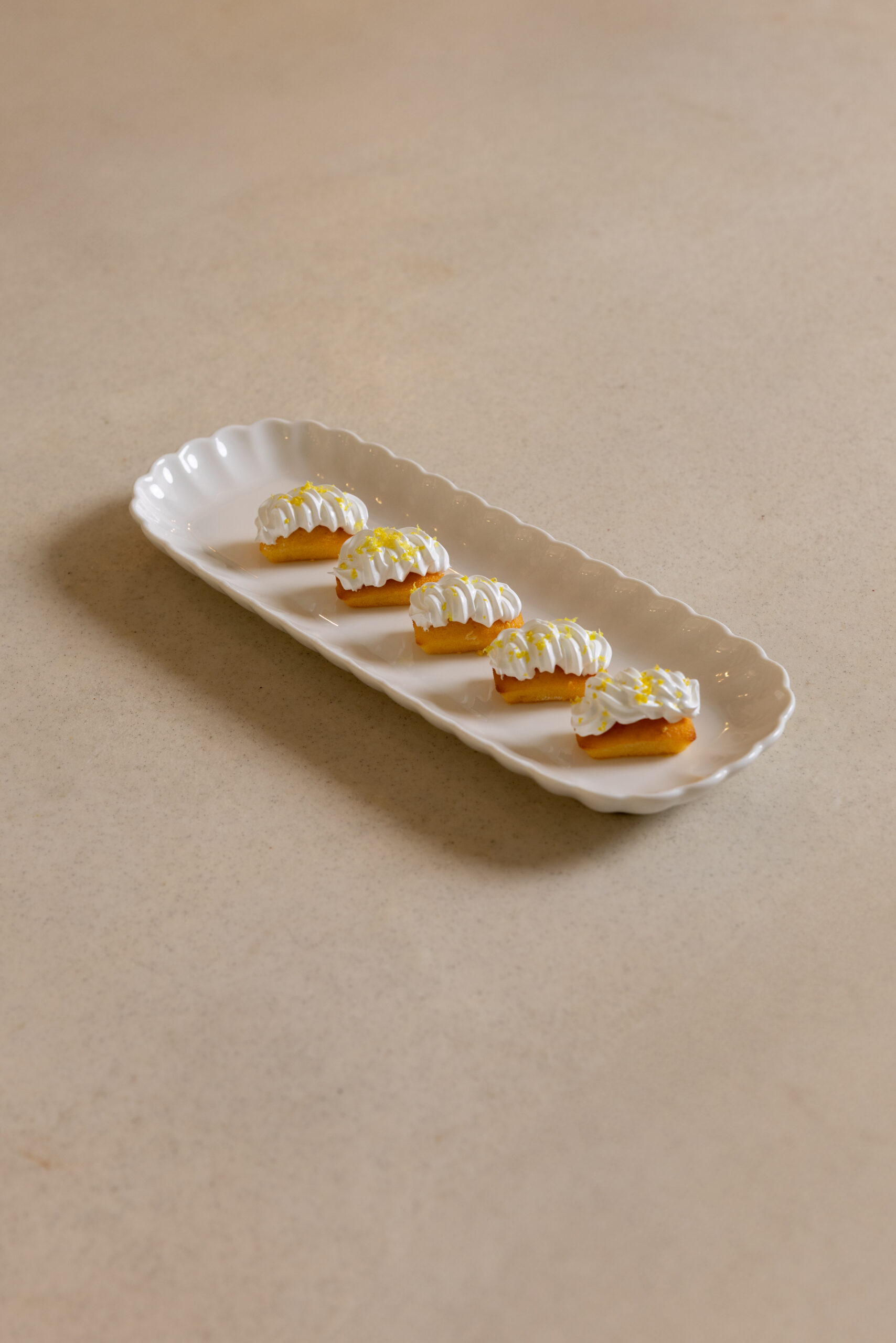 _65A7178 Lemon mini cake with meringue - Image 1