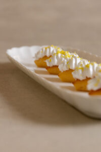 Lemon mini cake with meringue - Image 3