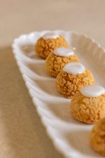 Vanilla cream puff - Image 2